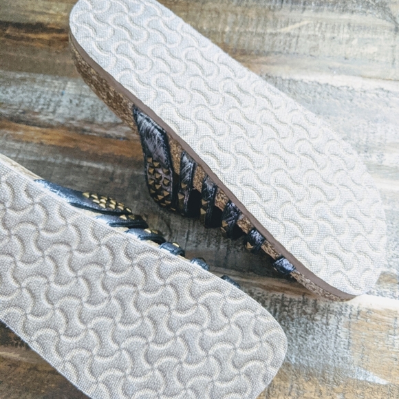 🆕🌿NAUGHTY MONKEY SANDALS🌿 - Picture 7 of 8